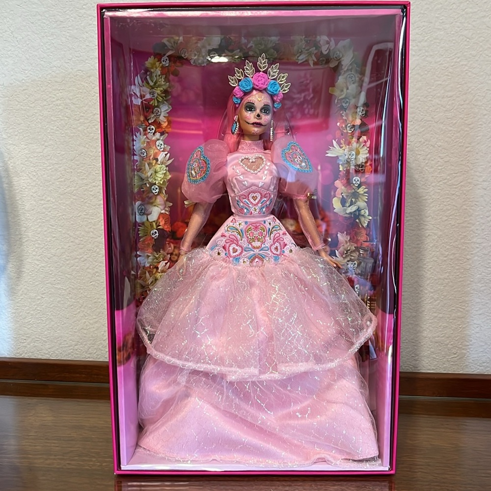 Authentic Collectible Sold Out Pink Magnolia x Barbie Signature Doll